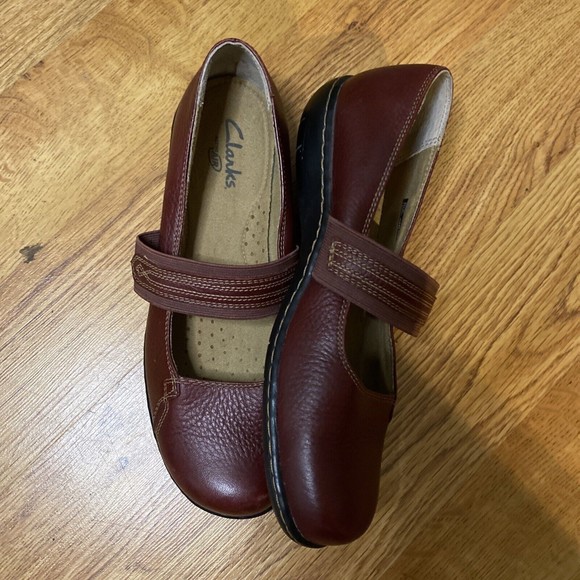 Clarks Shoes - Clarks Leather Strap Mary Jane Pull On Flats Loafers Burgundy Size 7.5
